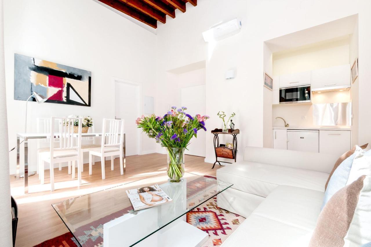 Genteel Home Zaragoza Siviglia Esterno foto